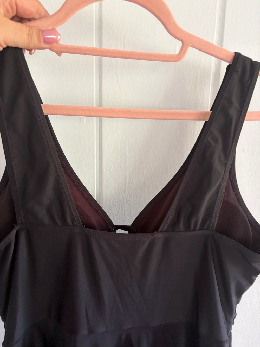 Black V-Neck Swim Dress light Tummy Control - Women - Picture 4 of 7